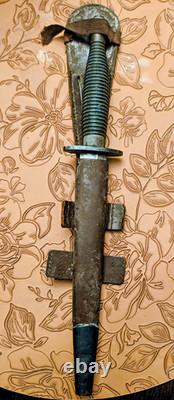 1942 WWII Style Fighting Dagger, Steel Needle Point, Leather, Sheath
