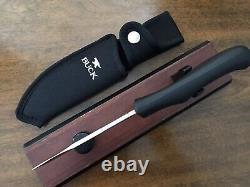 2009 Buck 495 Ergo Hunter Fixed Blade Knife Made In USA