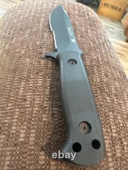 Buck 822 Sentry Tactical Fixed Blade Knife MOLLE Compatible Sheath U. S. A