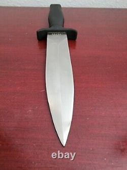 COLLECTIBLE GERBER MARK I PORTLAND. ORE. U. S. A. FIXED BLADE KNIFE. With SHEATH