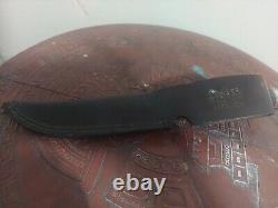 Gerber Model 525CG Hunting Knife with Cushiongrip Handle and Leather Sheath