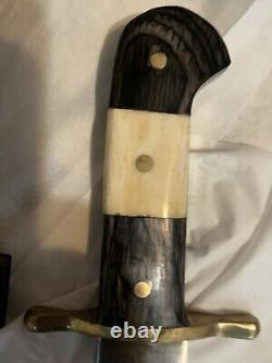 Timber rattler bowie knife