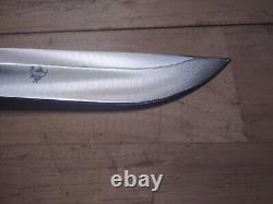 Vintage Buck 124 Frontier Bowie knife. 1988 limited edition