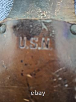 Vintage KA-BAR Fixed Blade Knife, USN Marked with Leather carrier Vintage KA-BAR Fixed Blade Knife, USN Marked with Leather carrier