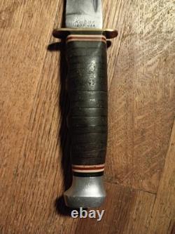Vintage Ka Bar 1207 USA Fighting Knife Fixed Blade Sawback/ Leather Sheath Read