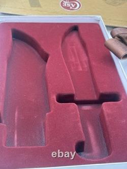 WR Case & Sons Cutlery Co Bowie Fixed Blade Hunting Knife With Leather Sheath