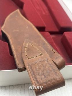 WR Case & Sons Cutlery Co Bowie Fixed Blade Hunting Knife With Leather Sheath