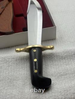 WR Case & Sons Cutlery Co Bowie Fixed Blade Hunting Knife With Leather Sheath