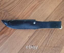 WWII Western 3.25 Fixed Blade Knife Full Tang with Sheath. Very Good Condition